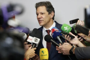 Fernando Haddad Ministro da Fazenda do Brasil Regulamentacao de jogos de azar
